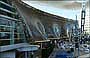 SIVIGLIA. EXPO'92 - Padiglione della Germania - La grande piazza-anfiteatro sotto la gigantesca ellisse sospesa