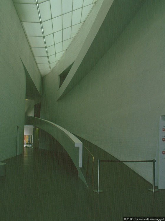 HELSINKI - Kiasma - atrio interno
