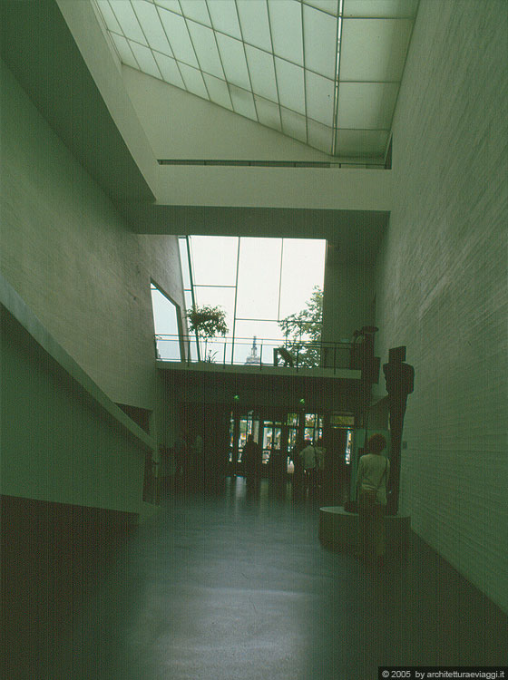 HELSINKI - Kiasma - Museo arte contemporanea dell'architetto Steven Holl - interni