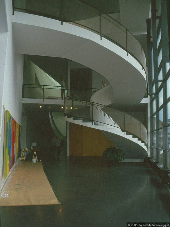 HELSINKI - Kiasma - scala a chiocciola 