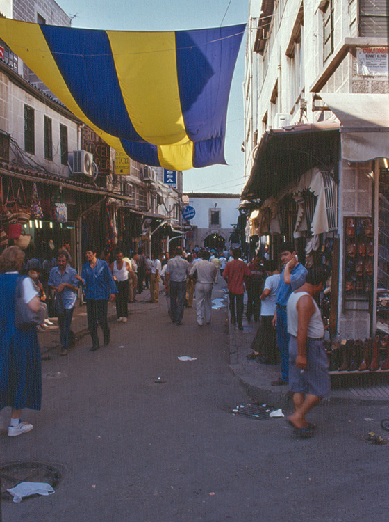 ISTANBUL - Il Gran Bazar si estende anche nelle vie adiacenti