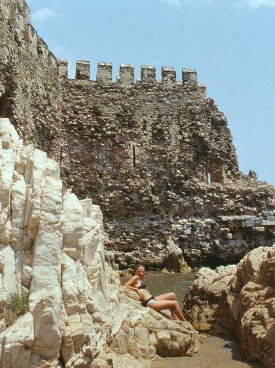 COSTA MEDITERRANEA - EST - Anamur: al mare tra i resti di una fortezza