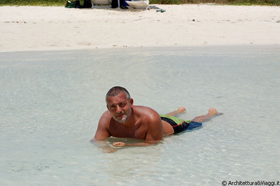 FRANCISQUISES - Sole a Los Roques: non dimenticatevi creme solari ad alta protezione e cappello 