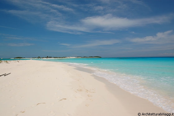 ARCIPELAGO LOS ROQUES - Siamo già dall'altra parte di Cayo de Agua: questo isolotto è ancora più bello!