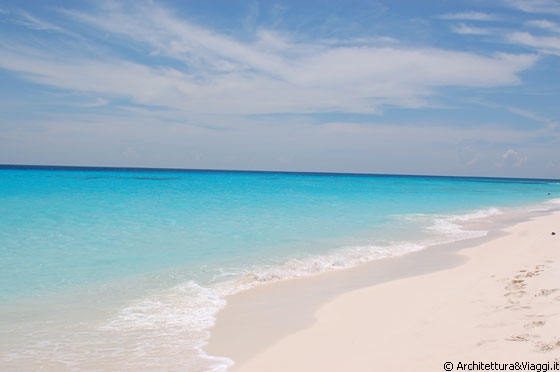 ARCIPELAGO DI LOS ROQUES - Cayo de Agua vanta la spiaggia più bella dell'arcipelago