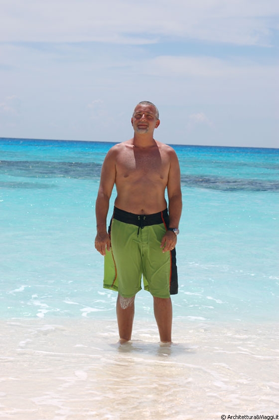 ARCIPELAGO LOS ROQUES - Cayo de Agua si presta per essere percorso a piedi - da un isolotto all'altro - ricordatevi la protezione solare e possibilmente il cappello