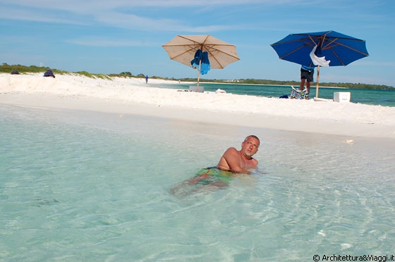 ARCIPELAGO LOS ROQUES - Ad Espenquì ancora bagno, snorkelling e relax prima di tornare a Gran Roque