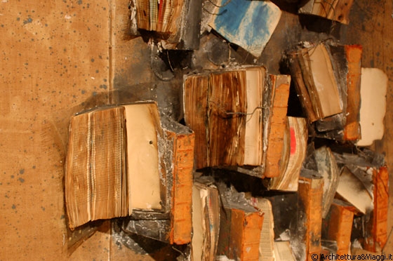 CARACAS - John Latham: Paredes ortodoxas, 1972 - particolare 