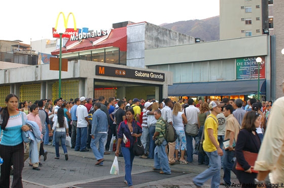 CARACAS - Il Blvd de Sabana Grande è molto animato nel tardo pomeriggio