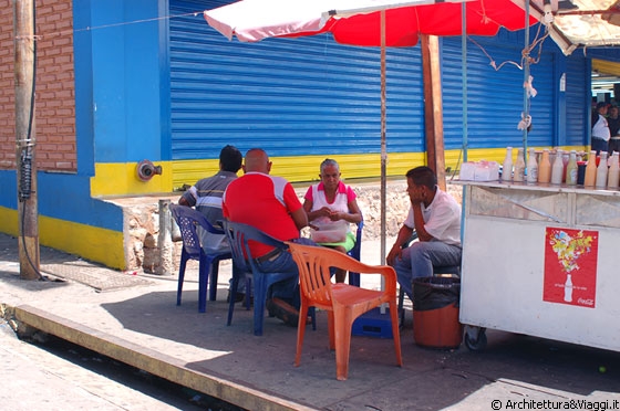 CIUDAD BOLIVAR - E' domenica e visitiamo Ciudad Bolivar