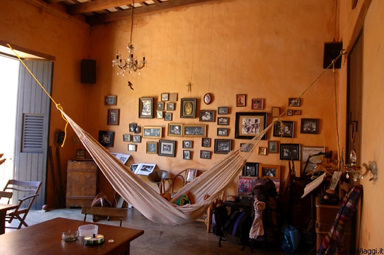 CIUDAD BOLIVAR - Il soggiorno della Posada Amor Patrio nel quartiere coloniale, proprio dietro la cattedrale