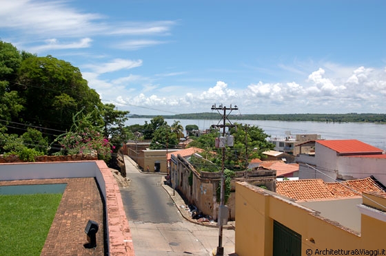 CIUDAD BOLIVAR - Dalla Casa del Congreso de Angostura vista sull'Orinoco