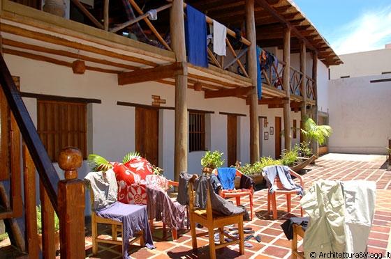 CIUDAD BOLIVAR - Posada Don Carlos: al piano terra le camere, al pino superiore le amache