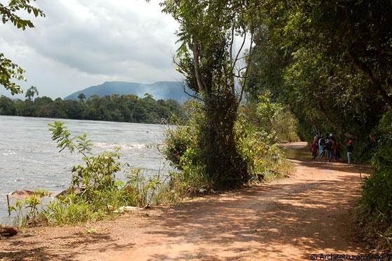 PARCO NAZIONALE DI CANAIMA - Escursioni guidate da Canaima al Salto Angel