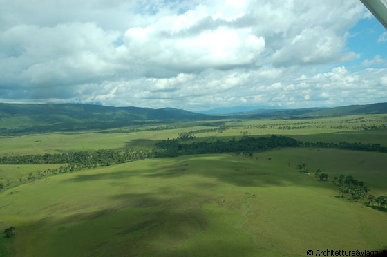 GRAN SABANA - L'incredibile altipiano verde si perde a vista d'occhio
