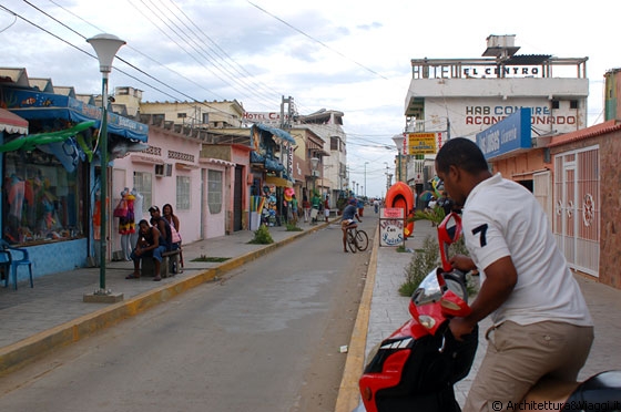 CHICHIRIVICHE - Arrivati a Chichiriviche ci tuffiamo alla ricerca di una posada