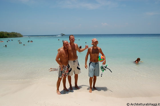 PARCO MARINO DI MORROCOY - I tre ragazzi di Pontedera (PI), che hanno diviso con noi e la coppia di Brescia il tour lungo il Paseo Morrocoy