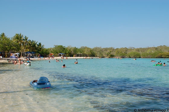 BOCA SECA - A mollo in queste splendide acque turchesi certo non ci si annoia