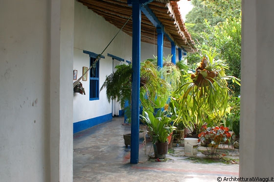 CHORONI' - Entriamo a curiosare in una abitazione privata