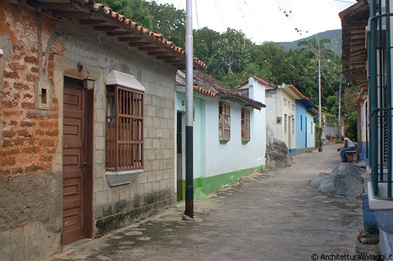 CHORONI' - Passeggiamo piacevolmente all'interno dell'area protetta