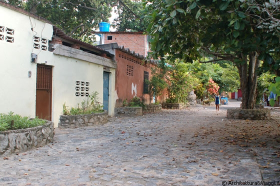 PARQUE NACIONAL HENRI PITTIER - Passeggiando per le stradelle di Choronì