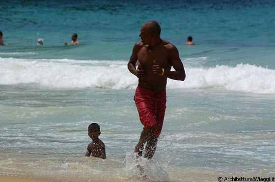 PUERTO COLOMBIA - Tambore sul lungomare