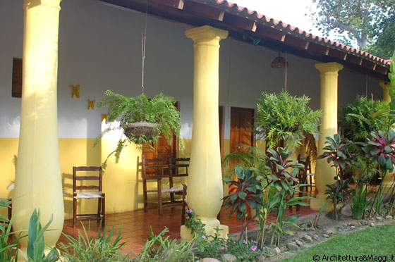 PUERTO COLOMBIA - E' mattina presto La Parchita si illumina ai colori del sole appena alzato - noi purtroppo dobbiamo ripartire