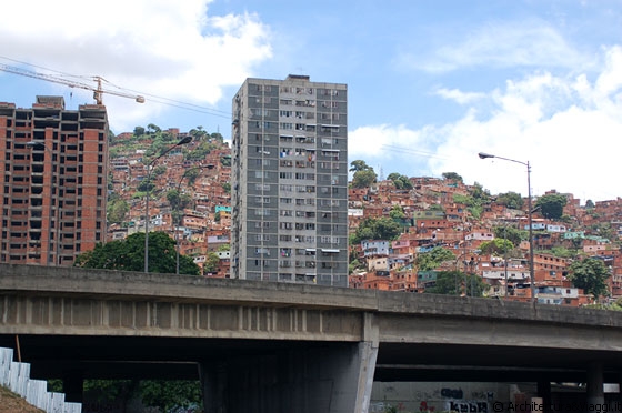 CARACAS - Verso il terminal degli autobus La Baandera: 