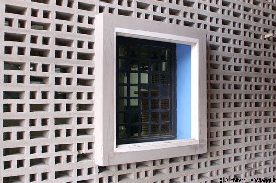 UNIVERSITA' CENTRALE DEL VENEZUELA - Particolare di una finestra e delle pareti traforate