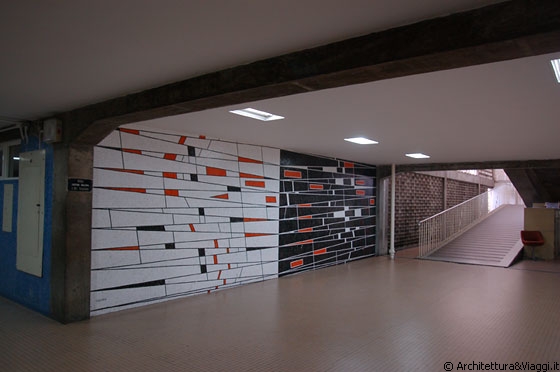 UCV CARACAS - Aulas de Derecho y Postgrado - murale di ictor Valera