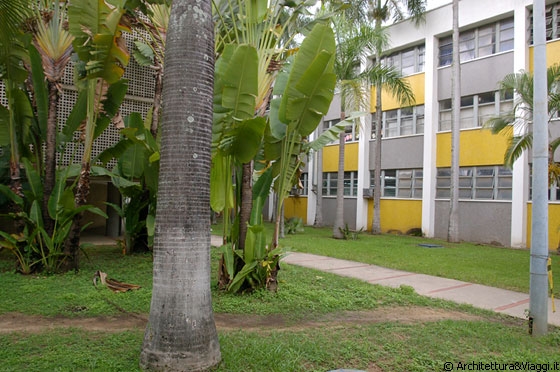 UNIVERSITA' CENTRALE DEL VENEZUELA - Settore 4 - Laboratorios de Ingenierìa Quìmica, Geologìa y Petròleo