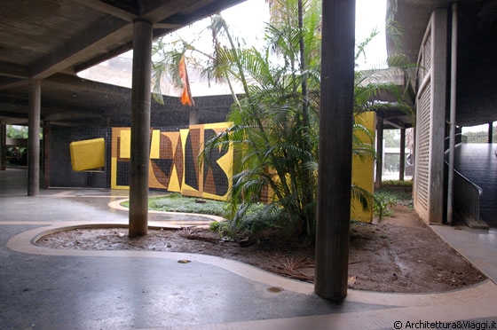 UCV CARACAS - La Plaza Cubierta 