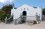 GRAN ROQUE. Una graziosa chiesetta sulla spiaggia in stile coloniale