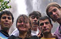 SALTO ANGEL. Il gruppo dei ragazzi di Milano in posa davanti alla cascata più alta del mondo - foto inviataci da Davide