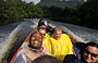 PARCO NAZIONALE DI CANAIMA. L'allegra compagnia ritorna verso Canaima con la barca a motore