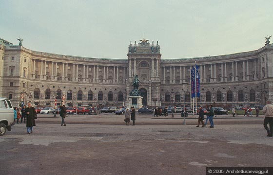 L'INNERE STADT - L'Hofburg - la facciata sulla Michaelertrakt