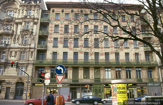 VIENNA TRA IL RING E IL GURTEL - Majolika-haus - O. Wagner