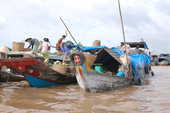 MERCATO GALLEGGIANTE DI CAI RANG - Il riso, importante cereale per il popolo vietnamita