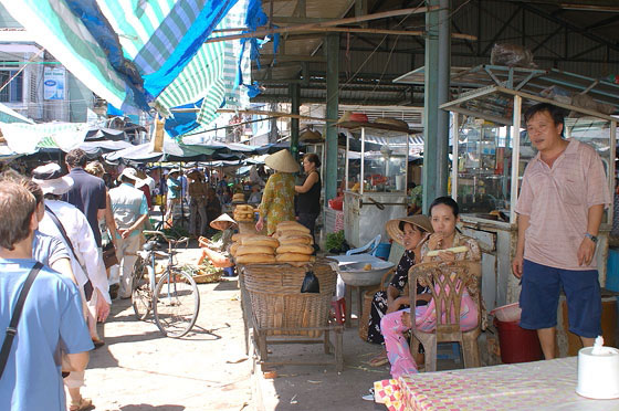 DELTA DEL MEKONG - I mercati del Delta sono numerosi