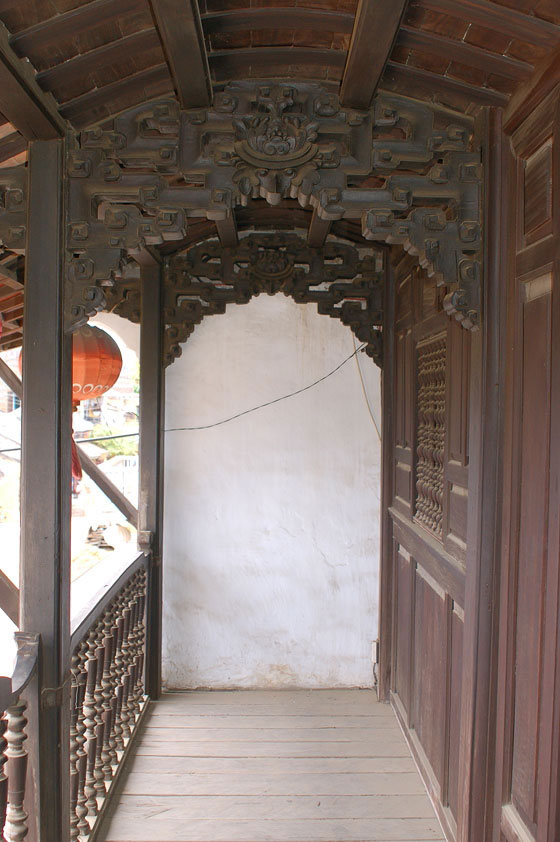 HOI AN - Museo delle Ceramiche Commerciali: il balcone in legno al piano primo 