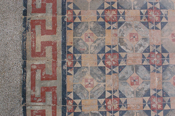 HOI AN - Particolare del pavimento della Sala delle Riunioni della Congregazione Cinese del Fuji di Hoi An