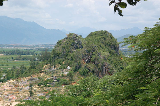 MARBLE MOUNTAINS - Vong Giang Dai (View Point): dal punto panoramico osserviamo l'ambiente