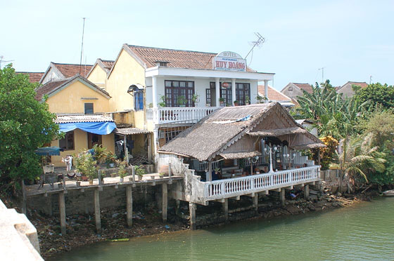 HOI AN - Colazione sul balcone del Huy Hoang 1 Hotel 