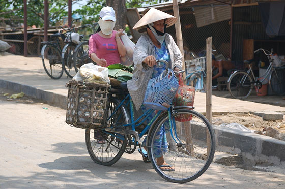 VIETNAM CENTRALE - Pezzi di vita quotidiana