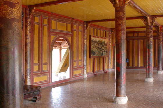 HUE' - La Città Imperiale: sala interna della Porta Ngo Mon