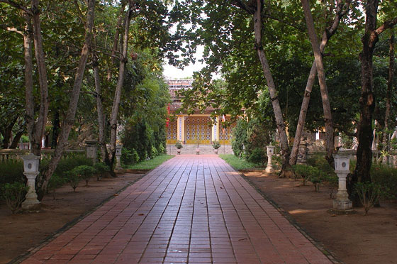 VIETNAM CENTRALE - Alla scoperta di Hué: le pagode della città