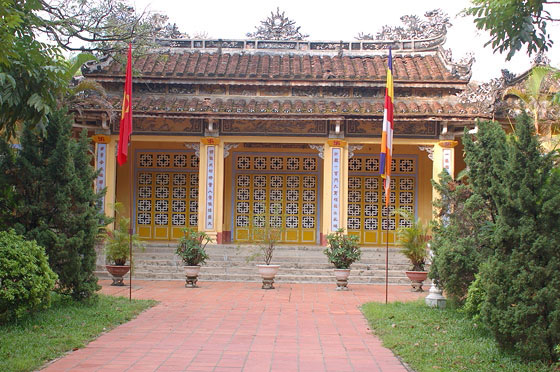 VIETNAM CENTRALE - Alla scoperta di Hué: Pagoda Nazionale di Dieu De