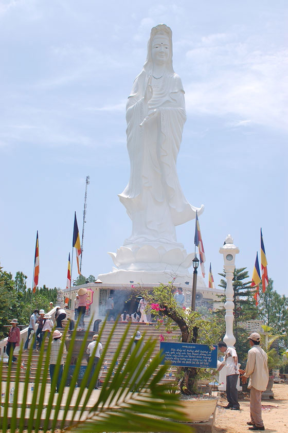 VUNG HILL - La statua/santuario di Quan Am alla sommità della collina