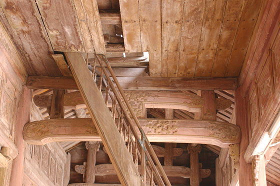 TOMBA DI TU DUC - L'interno della Porta Khiem Cung 