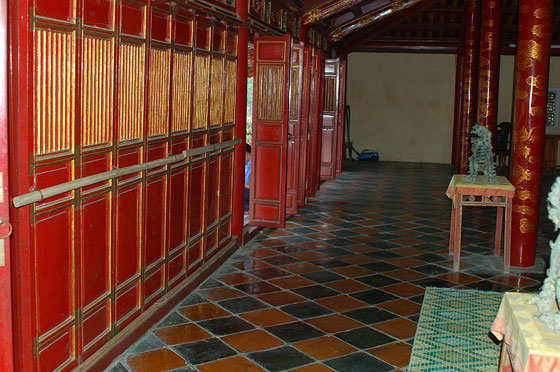 TOMBA DI MINH MANG - L'interno del Tempio di Sung An